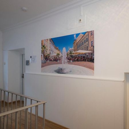 Cityhotel Am Domplatz Self-Checkin Klagenfurt am Woerthersee Exteriör bild