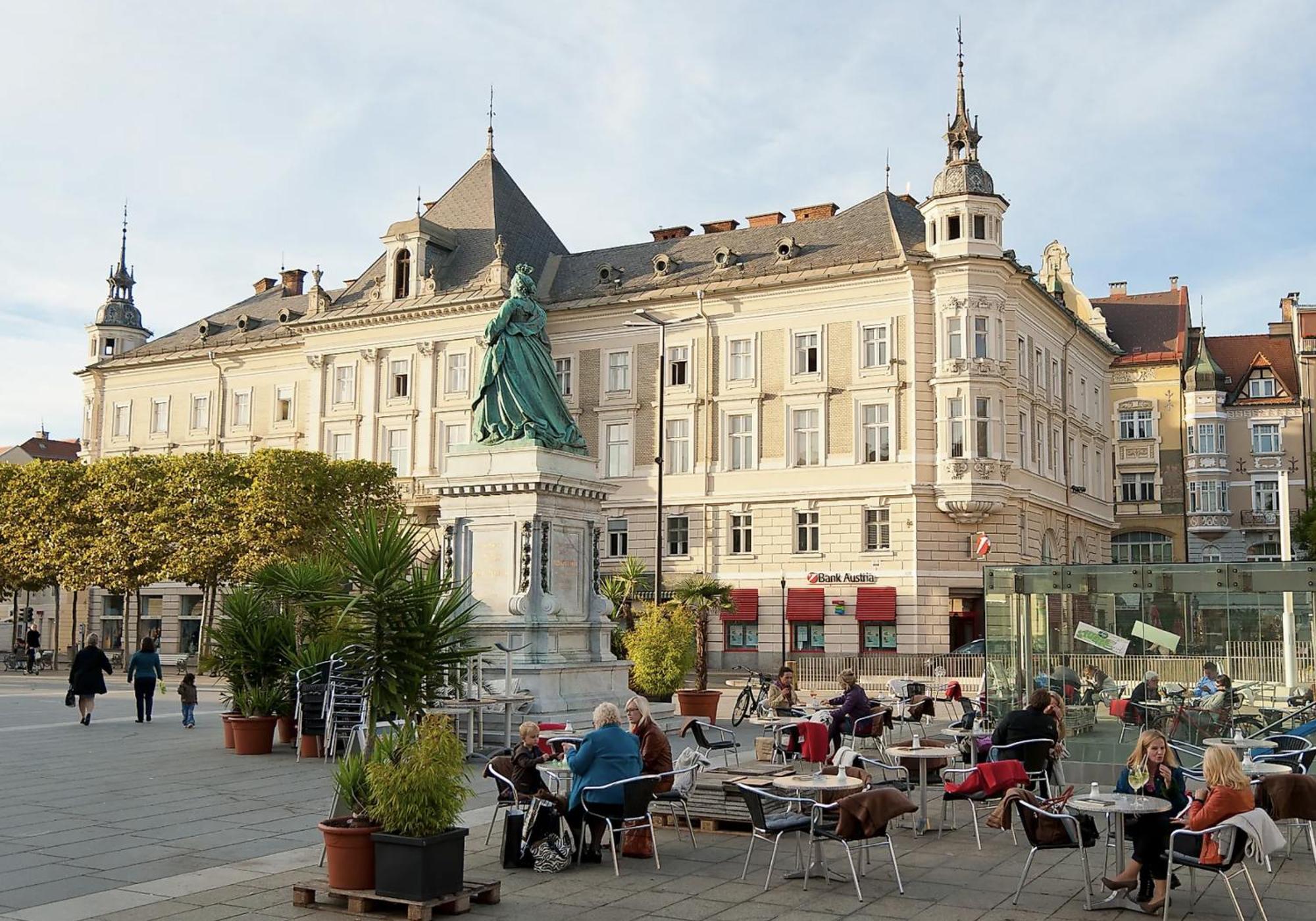 Cityhotel Am Domplatz Self-Checkin Klagenfurt am Woerthersee Exteriör bild