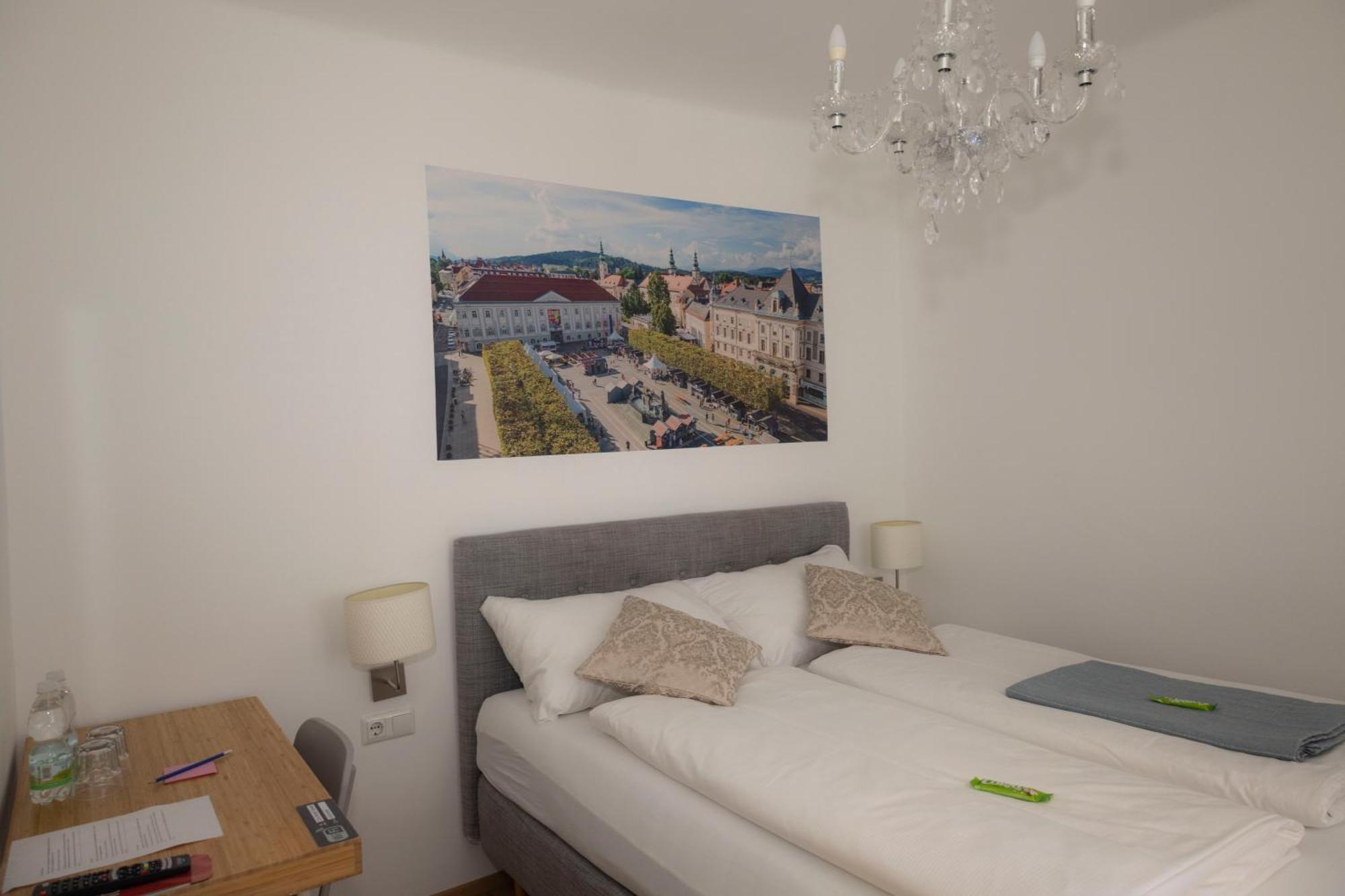 Cityhotel Am Domplatz Self-Checkin Klagenfurt am Woerthersee Exteriör bild