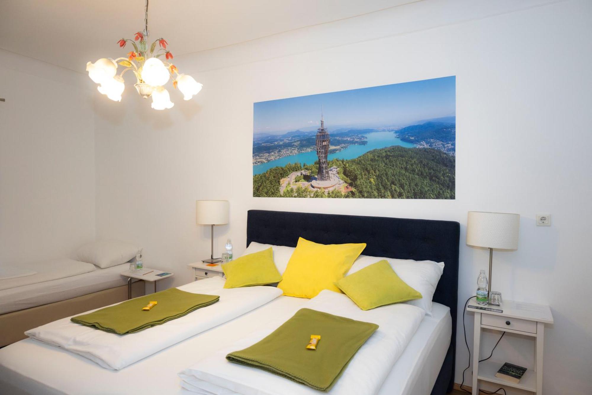 Cityhotel Am Domplatz Self-Checkin Klagenfurt am Woerthersee Exteriör bild